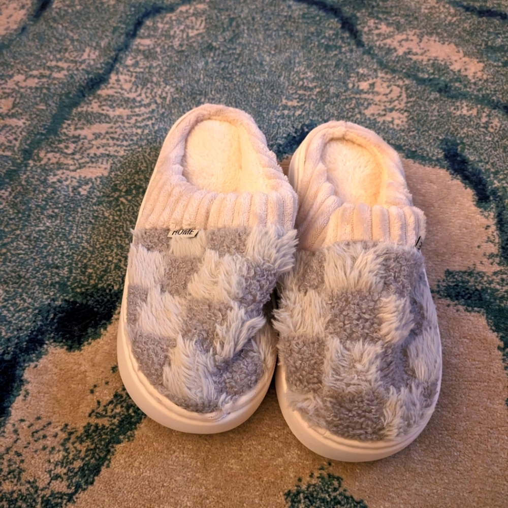 New checkered slippers